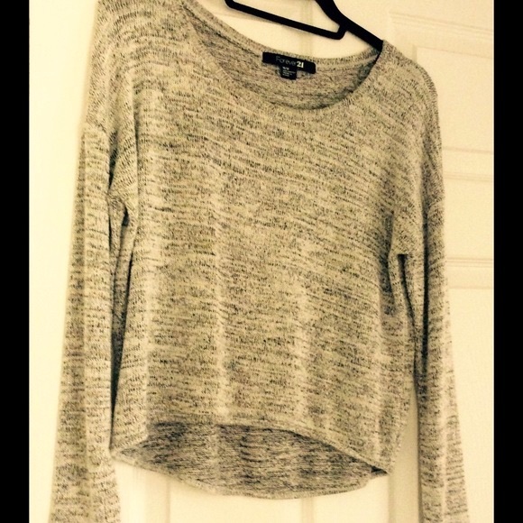 Sweater in perfect shape! Sz M Forever 21 so cute only worn few times - Picture 3 of 4